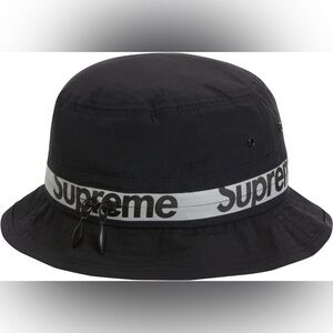 Supreme 3mm zip bucket hat